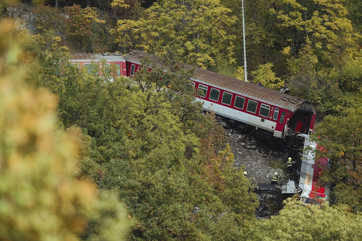 A A 20251013 39401521 39401520 S L O V A K Y A D A M E Y D A N A G E L E N T R E N K A Z A S I N D A 2 K I S I A G I R Y A R A L A N D I