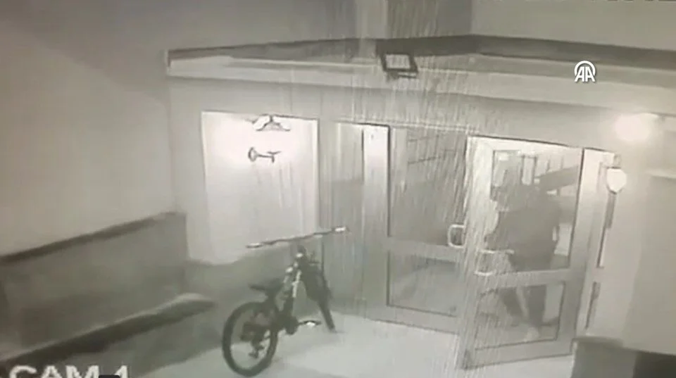 Rs 1 B4 Qskk60Ae5Jv X N C G