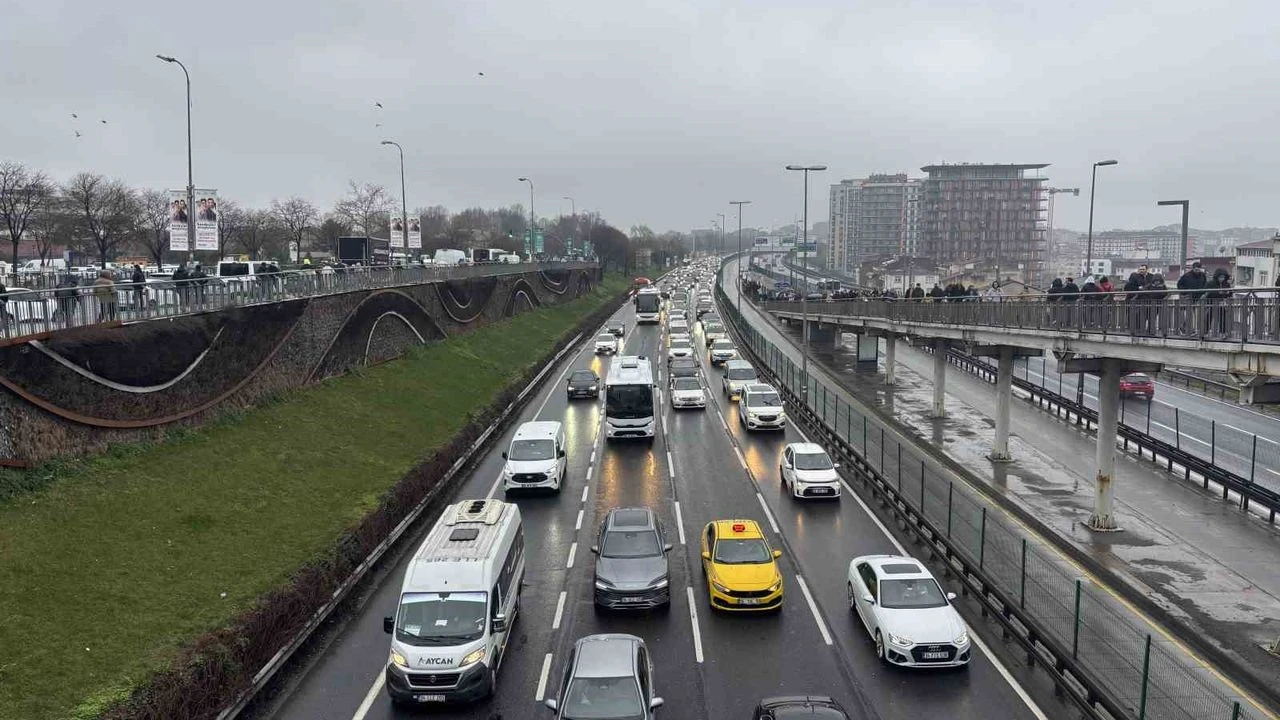 Istanbulda Bayram Tatili Donusu Trafik Yogunlugu Olustu