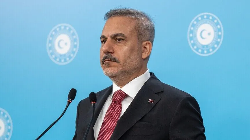 Hakan Fidan, Herzog’un konuşması sırasında salonu terk etti