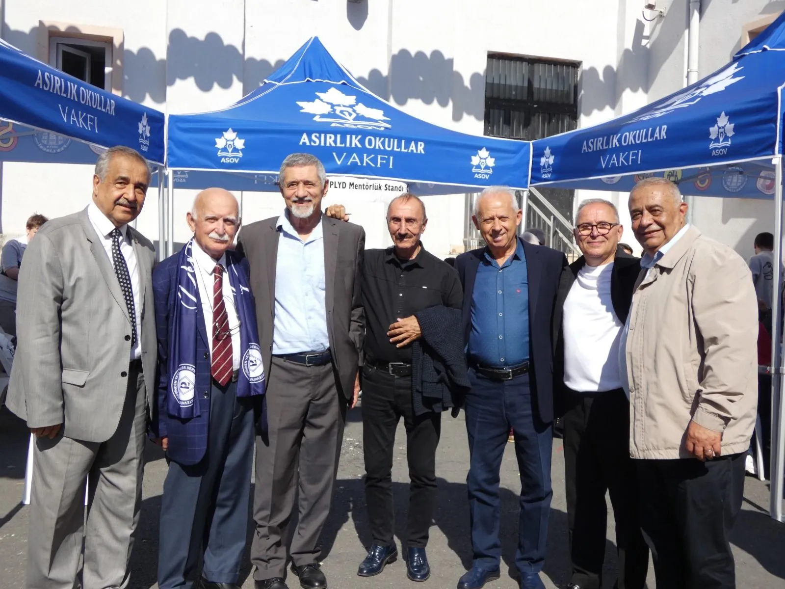 Pertevniyal mezunları yıllar sonra aynı çatı altında buluştu